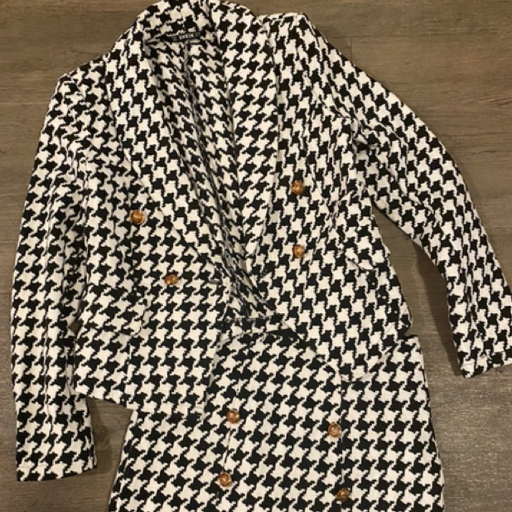 Houndstooth Two-Piece Skirt Suit - Sz XS